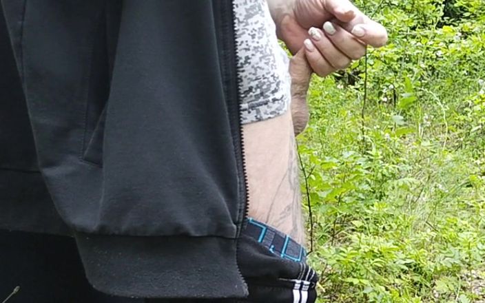 Zona901: Svärmor suger min kuk i en park och sväljer sperma