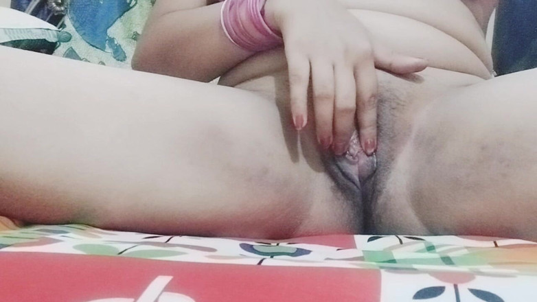 Indian_XXX_Queen: Cận cảnh đêm khuya chơi âm hộ trên cuộc gọi điện video