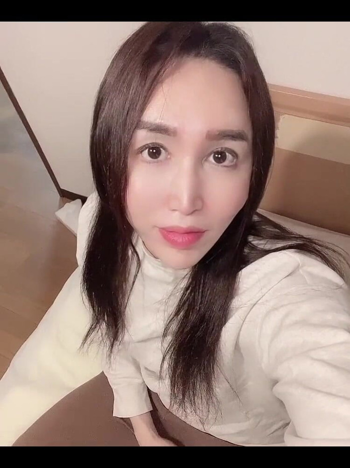 TS Shizuka: Masturbare în pijamale