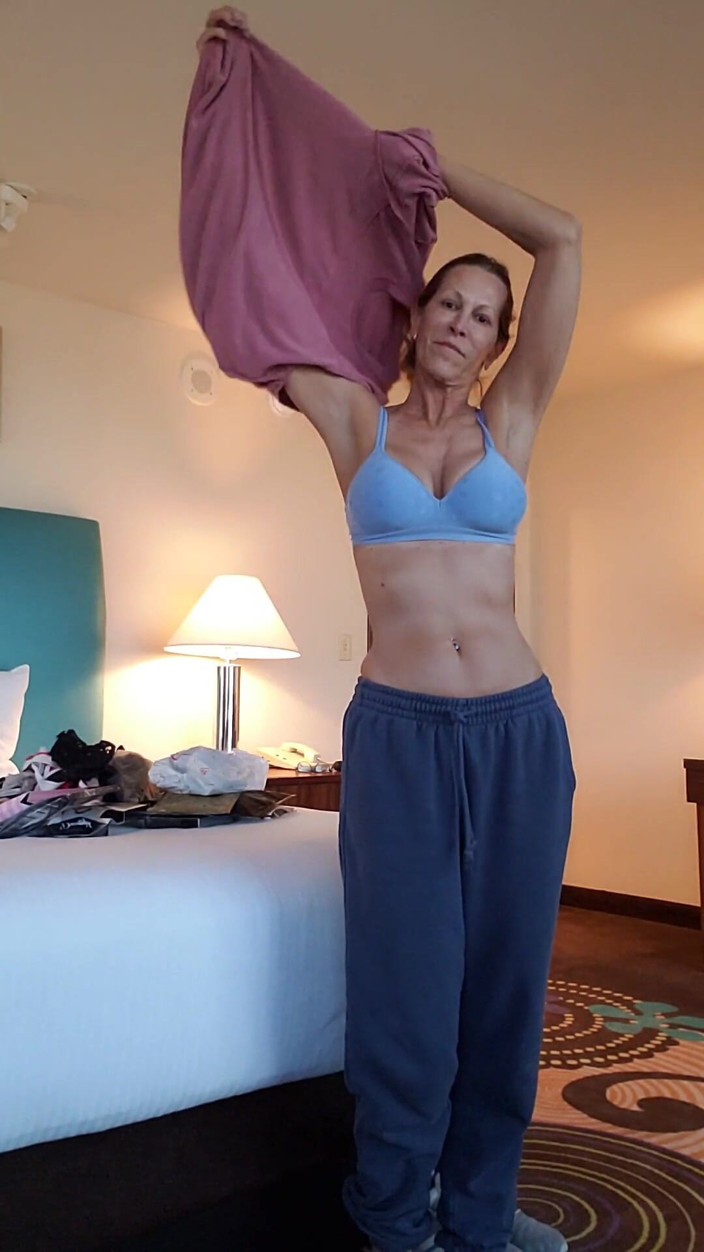 JessRyan: MILF Camgirl Jess Ryan Ass bergoyang N Striptis