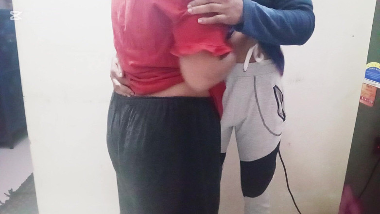 Rayhan0099: Dashi Vhabi secretamente fajó a su novio del pueblo