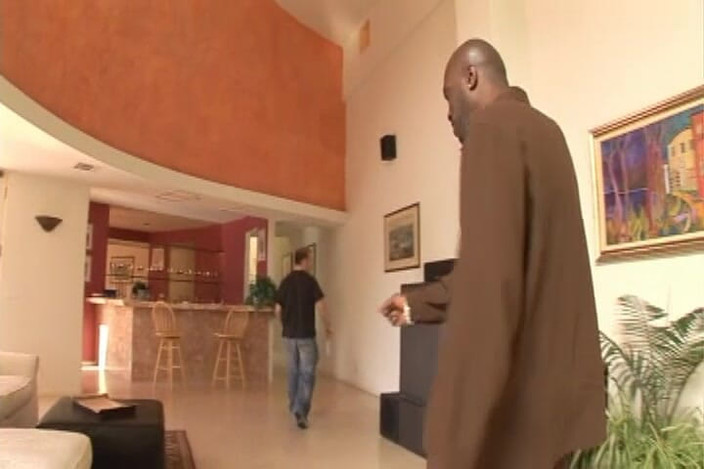 The Dark Side X: काले बाल वाली के लिए अंतरजातीय गांड चुदाई तीन लोगों वाली चुदाई बड़े काले लंड और गोरे आदमी द्वारा उसके सभी छेदों में टक्कर लगी है