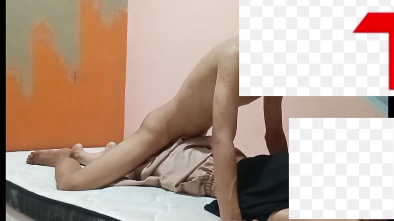 Famly sex: 前人在宿舍里戴着穆斯林头巾的配给