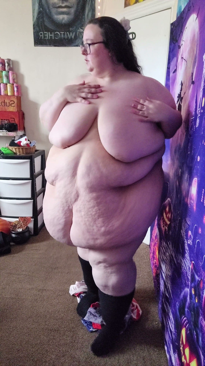 SSBBWLadyBrads: ファンのために横から剥がす