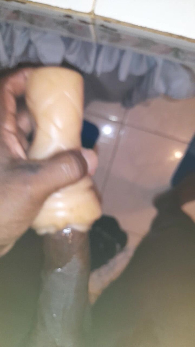 Jerking off S8 E4 (Black guy)