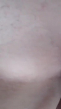 Sahabatku pengen tau banget rasanya crot di dalam memek gadis ini tanpa kondom dan aku ngasih aku sperma hangat!