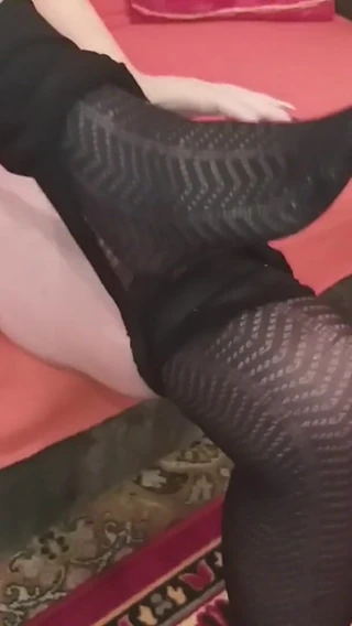 PureVicky66: German Granny Dresses up, Indulges Her Fetish and Has Fun!
