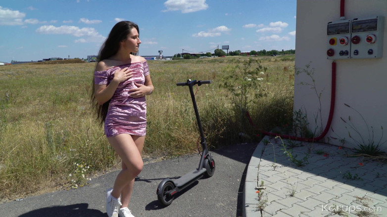 Karups Solo: Scooter Slut