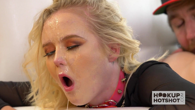 Hookup Hotshot: Wspaniała nastolatka Natalia Queen zostaje ostro wbita przez hotshot