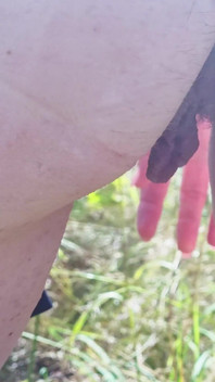 Ma chatte à sperme pisse dans le désert