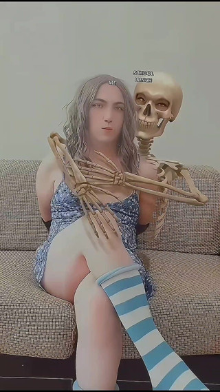Kitty_Cross: Sensation sensueuse : plongée dans la compilation de shorts époustouflants du travesti...