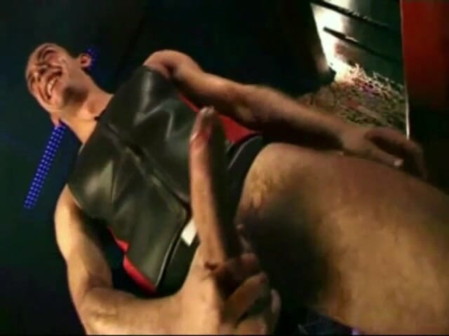 Sneaker gay: Cruising fetish sex with piss