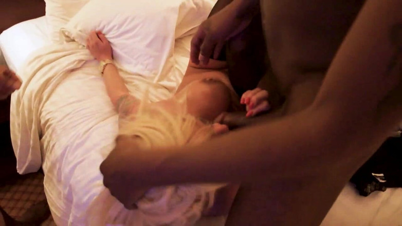 Creampie Clinic: Homemovie Cuckolds Whorewife Vs 7 Blacks up the Ass