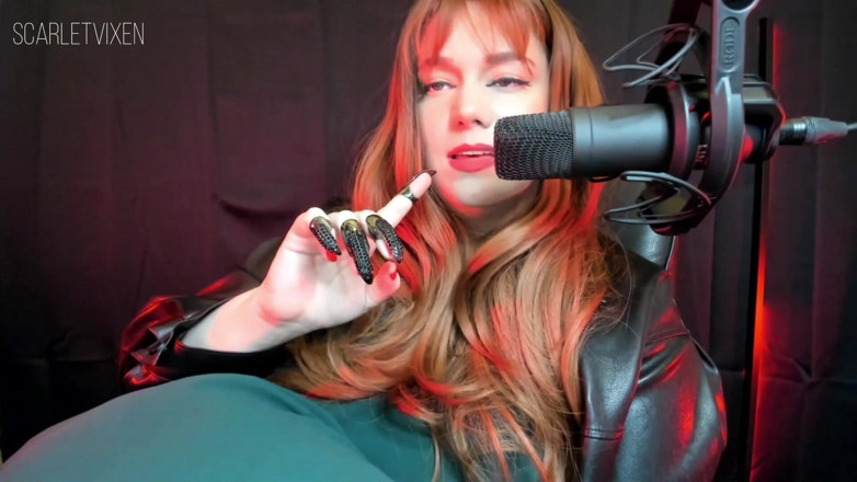Scarlet Vixen: Ingest, domination mondiale, ASMR