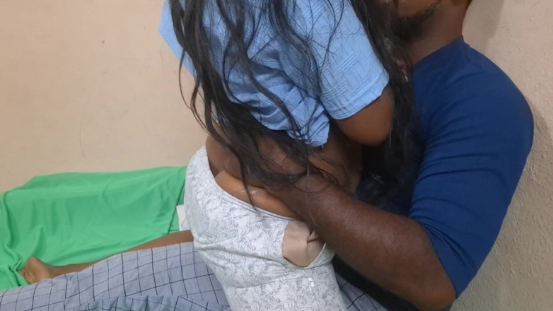 Delightrose: ऑफिस मैनेजर महिला सेक्रेट्री को चोदता है