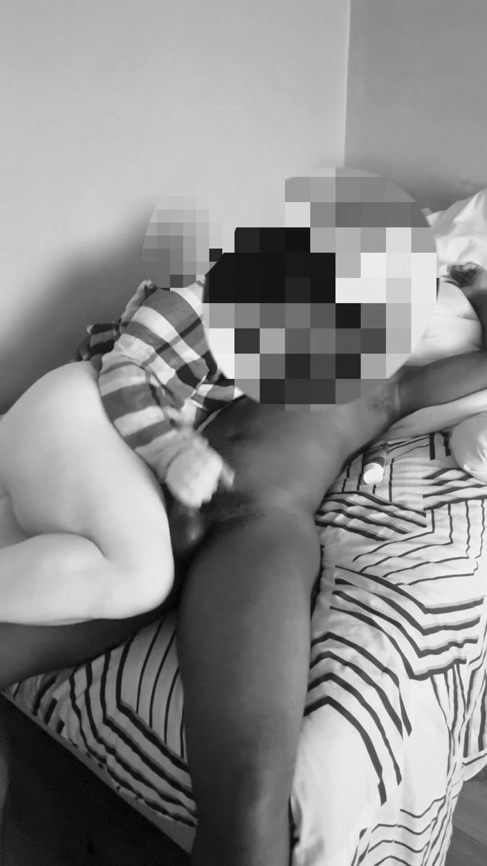 Nofaceguy09: Üvey Erkek Kardeşim Beyaz Amcığımı Sikiyor