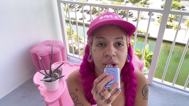 Nali Marie: Bimbo Vaping in Your Face Smoke Clouds Outdoors Balcony Vape