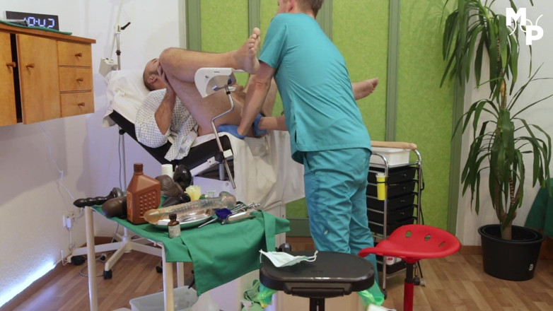 Marcus Pollack Gay: Kinky doctor stuffes ass with his hands and silicone toys