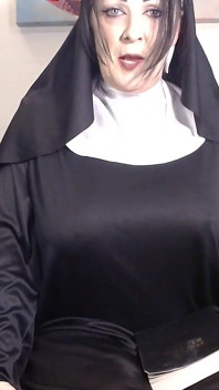 Une nonne d’étude de la Bible te surprend en train de te branler en t’humiliant