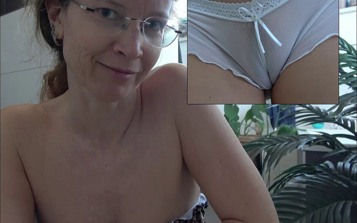 Annika Rose: Rasi prima così il cameltoe si distingue davvero