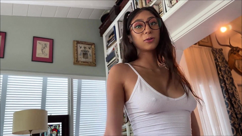 Alex Adams: Stepdaughter's Tiny Friend Wants to Call Me Stepdaddy - Sona Bella -...