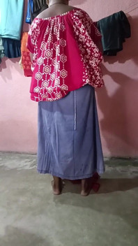 Sari qui tombe après le bain, SFW 2