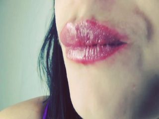 Goddess Misha Goldy: Misha Sensually Licks, Sucks, Bites and Eat Fruits in This...