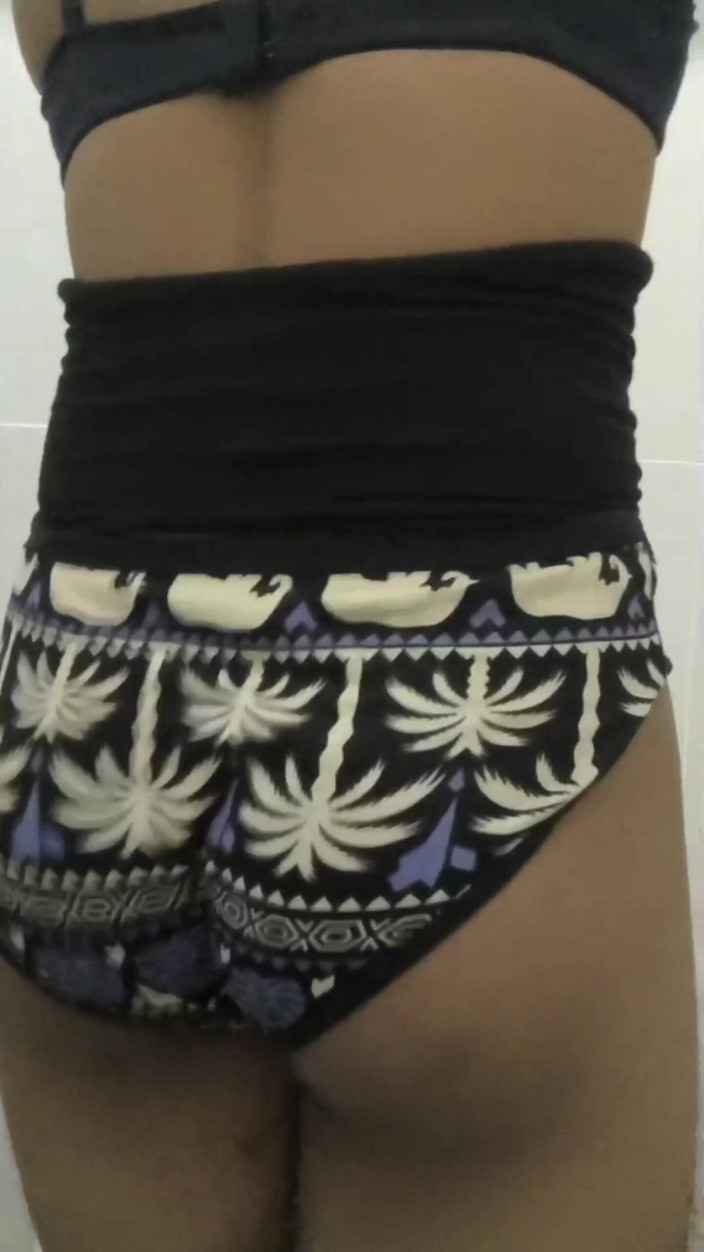 Crossy Riya: Crossdresser Riya se baví
