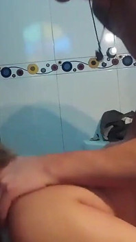 Mein Freund hat einen Freund mit nach Hause gebracht