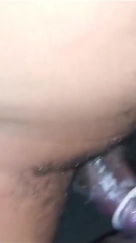 Surový sex s manželkou mého nevlastního bratra v jejich pokoji na její mokré šťávě kapající kundičku