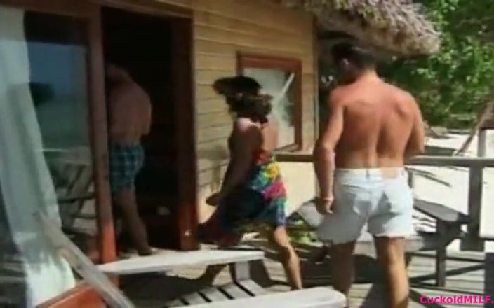 Cuckold MILF: Corno milf e seu marido maricas em férias tropicais