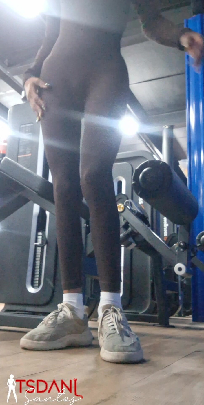 Tsdanisantos1: Ich fühle mich sehr sexy im fitnessstudio