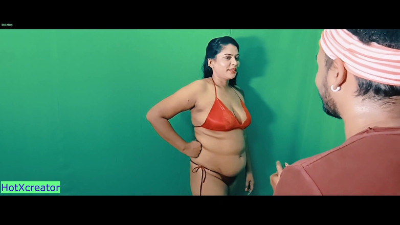 Hot creator: Une modèle indienne sexy se fait baiser par le réalisateur !...