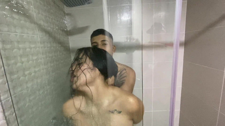 bellota69: Gadis kurus seksi ini dientot habis-habisan di kamar mandi sampai...