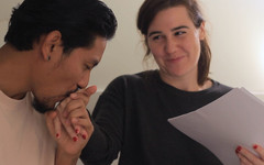 CaribbbeanBoy: Соседки по комнате дурачатся, пока репетируют сценарий