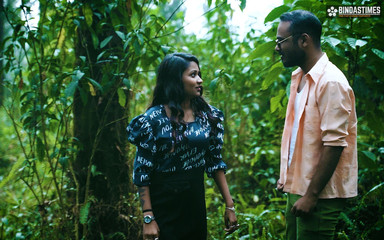 Cine Flix Media: Přítel šuká svou sexy přítelkyni venku v otevřené džungli