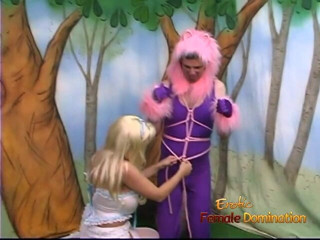 Erotic Female Domination: Fetish cosplay dengan awek blonde bertetek besar