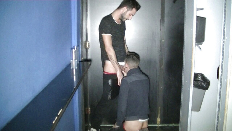 HARD FUCKER FROM MADRID: Aaron Mautner được abraham sử dụng thô bạo trong các lỗ...