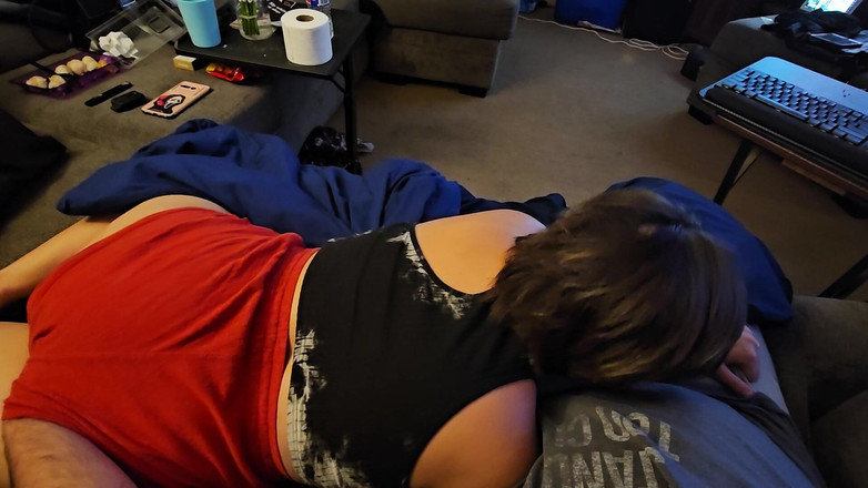 Funhousewife69: Weer een geweldige pijpbeurt tijdens het kijken naar schreeuwen en...