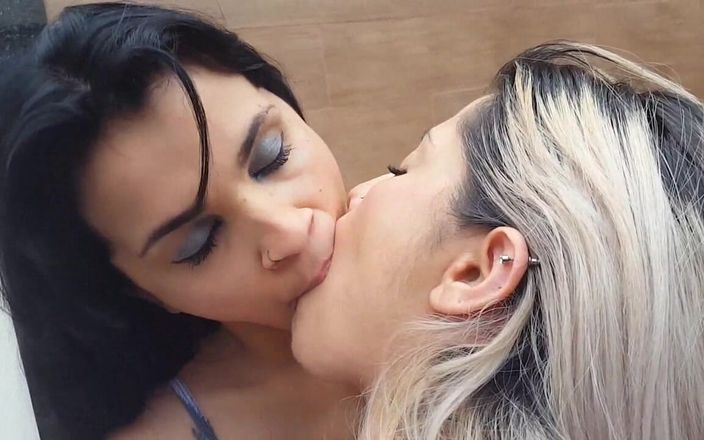 FetishKing: Kissing - ciuman hot sama cris castelari dan mary luthay