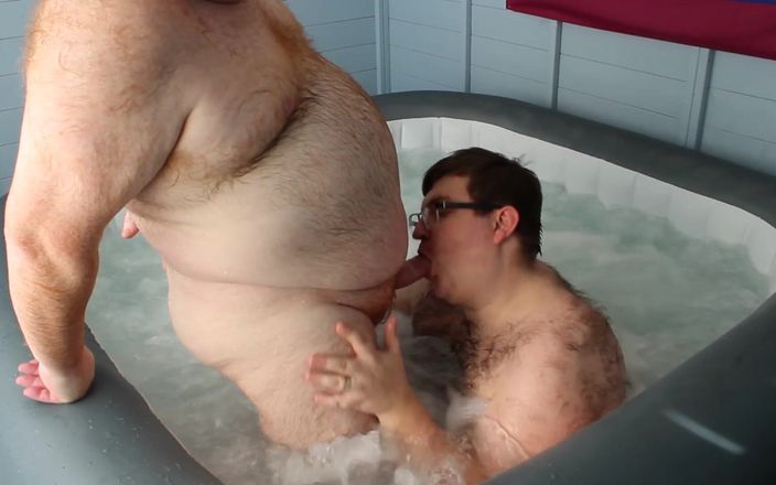 brummieboi89: Stiefzoon zuigt papa af in het bubbelbad