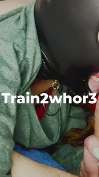 Nr.13 Deepthroat-Training, kijk naar mijn kont. Ik zuig graag aan de pik van mijn man.
