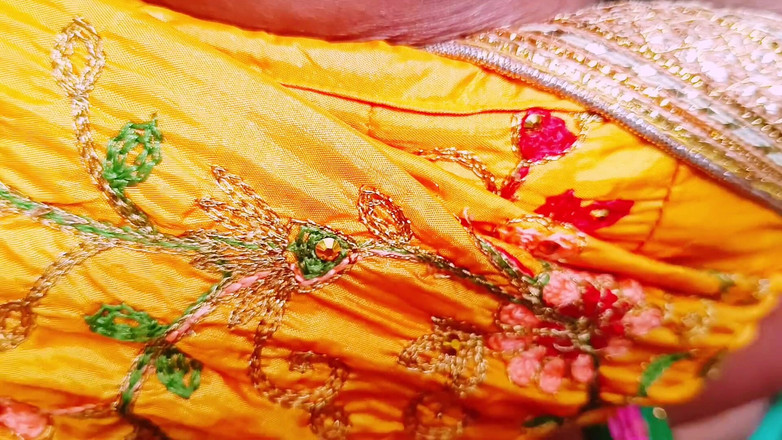 Telugu honey lips: Sesso all'aperto nella foresta. Desi Bhabi scopa il piccolo grande...