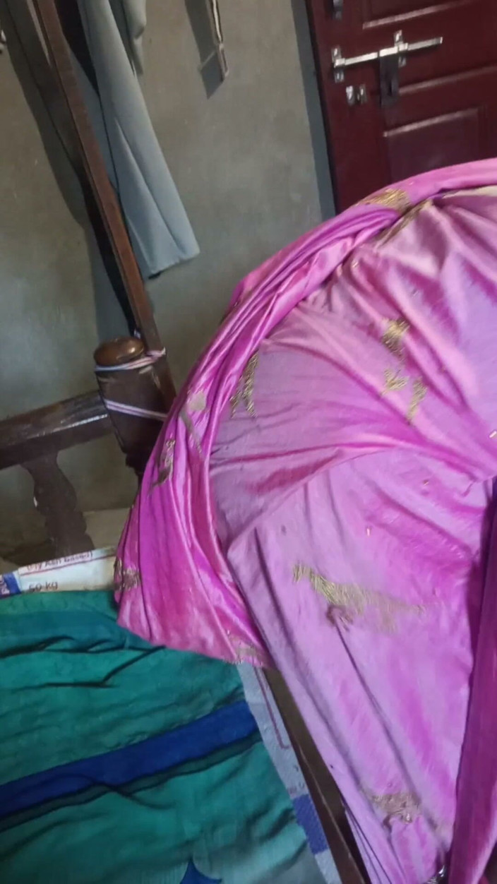 YangZi 69: Tia fica linda em sari rosa, eu a fodi.