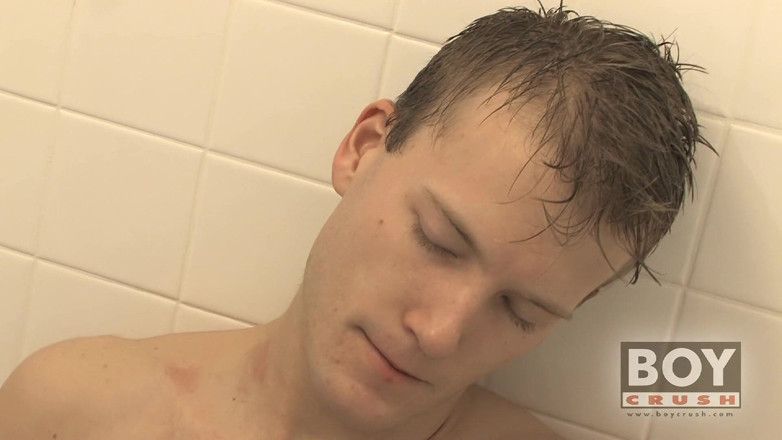 Boy Crush: Alec Showers off