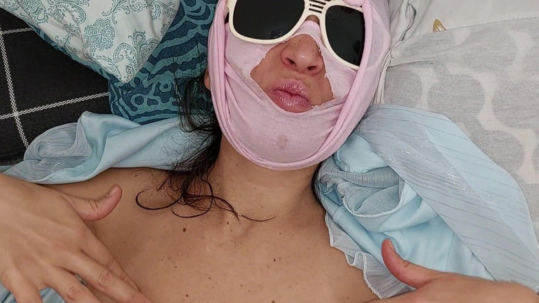 Amateur_MS: Hnědovlasá chlupatá kundička.