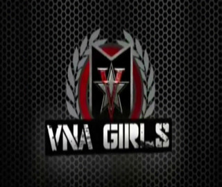 Kimber Lee: Kimber Lee yapay penisle kendini sert sikiyor!