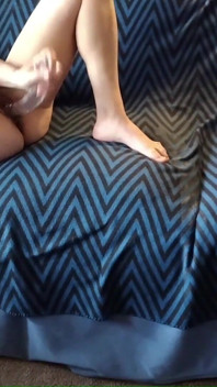 Tachinându-mi pizda cu vibratorul Meu violet (260510g)