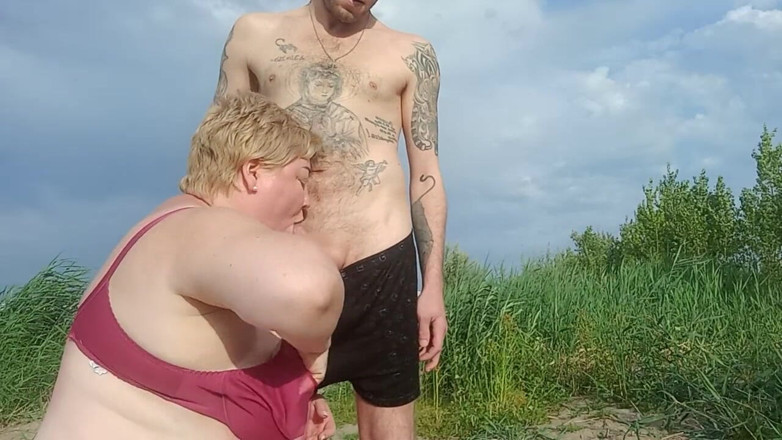 Zona901: Fucked in the mouth on a beach