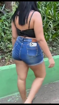Me metí en el monte con el chico guapo, estaba delicioso este paseo por el bosque